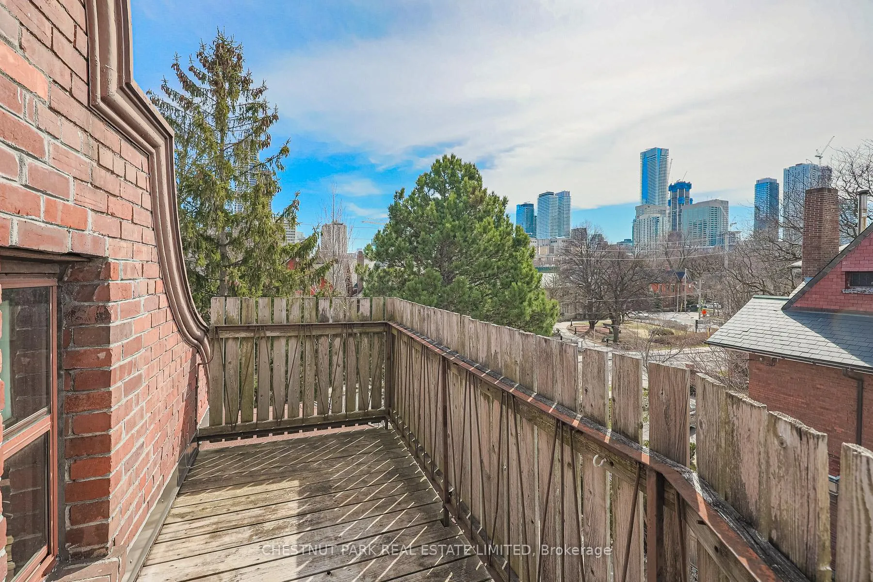Photo 10 of Unit 4, 74 South Drive, Toronto, Rosedale-Moore Park — HOMEH