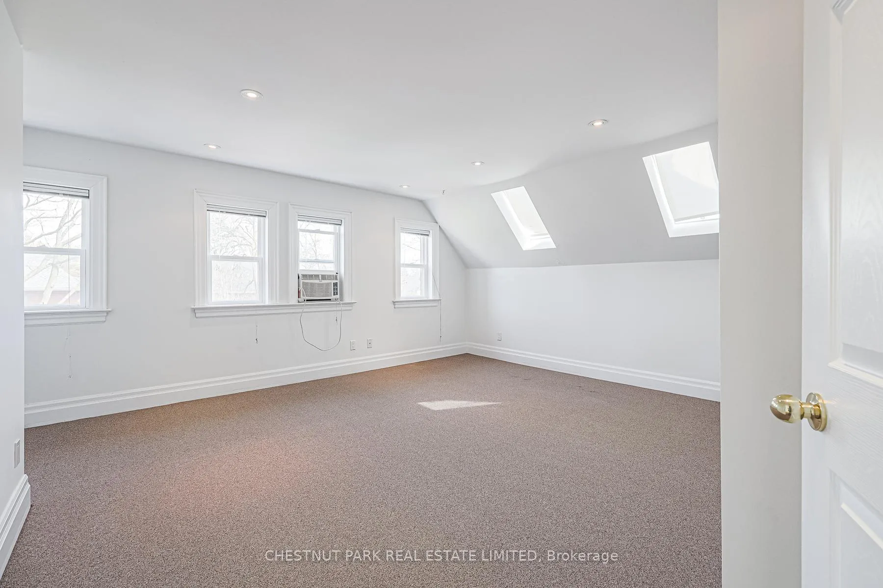 Photo 12 of Unit 4, 74 South Drive, Toronto, Rosedale-Moore Park — HOMEH