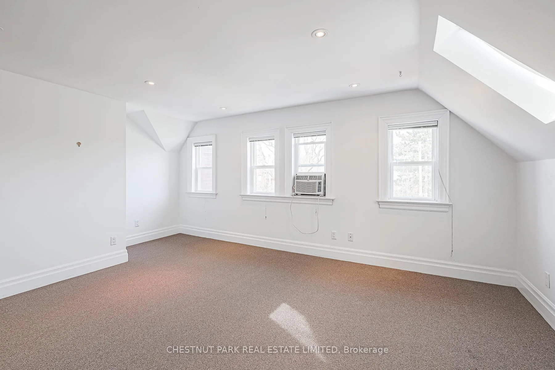 Photo 14 of Unit 4, 74 South Drive, Toronto, Rosedale-Moore Park — HOMEH