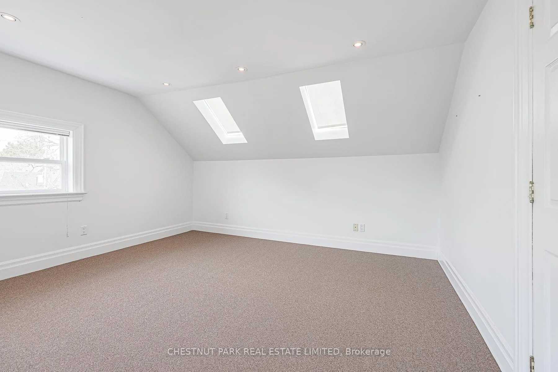 Photo 15 of Unit 4, 74 South Drive, Toronto, Rosedale-Moore Park — HOMEH