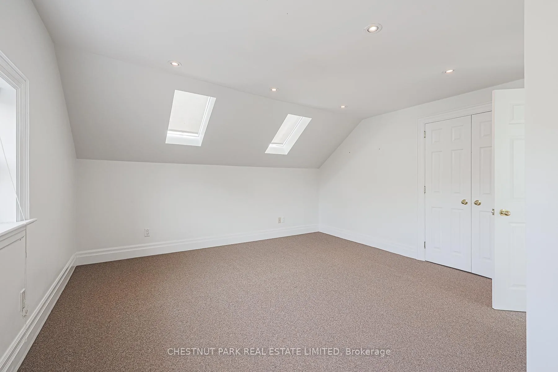 Photo 18 of Unit 4, 74 South Drive, Toronto, Rosedale-Moore Park — HOMEH