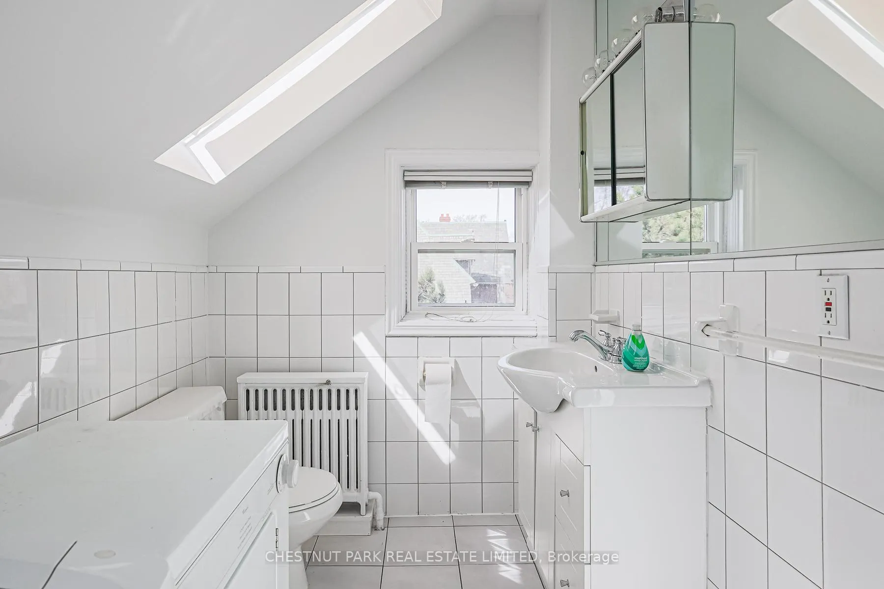 Photo 19 of Unit 4, 74 South Drive, Toronto, Rosedale-Moore Park — HOMEH
