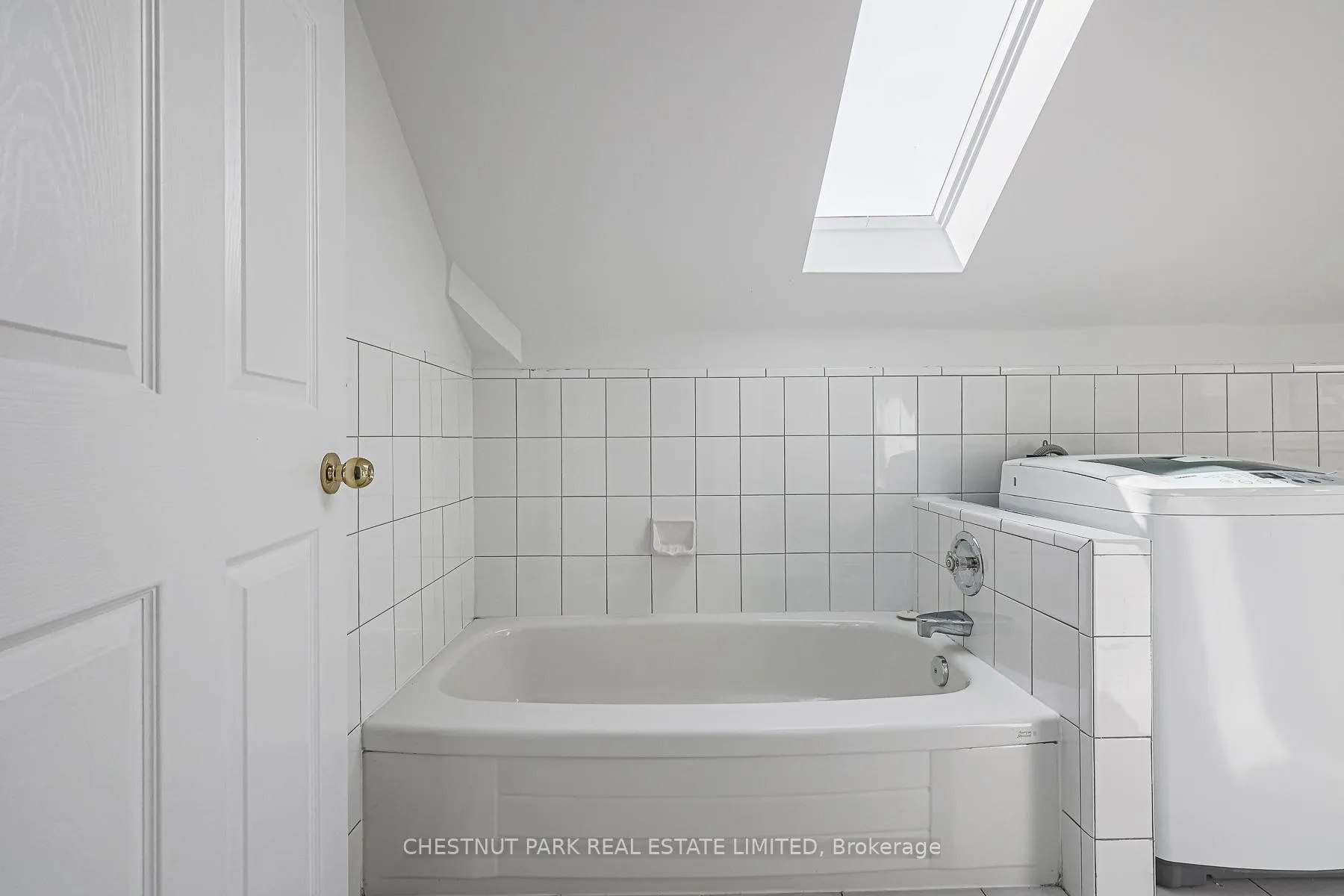 Photo 21 of Unit 4, 74 South Drive, Toronto, Rosedale-Moore Park — HOMEH