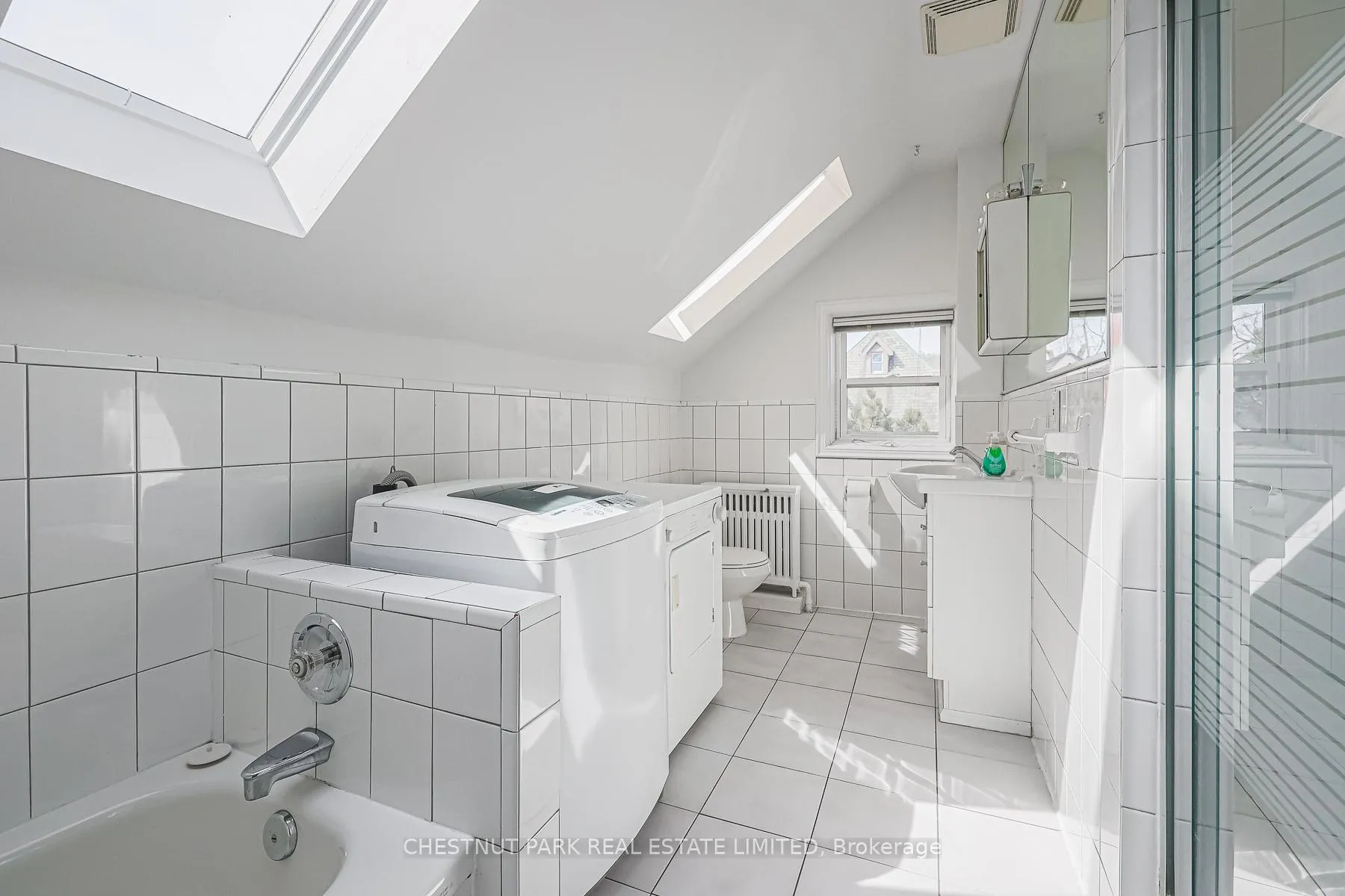 Photo 22 of Unit 4, 74 South Drive, Toronto, Rosedale-Moore Park — HOMEH