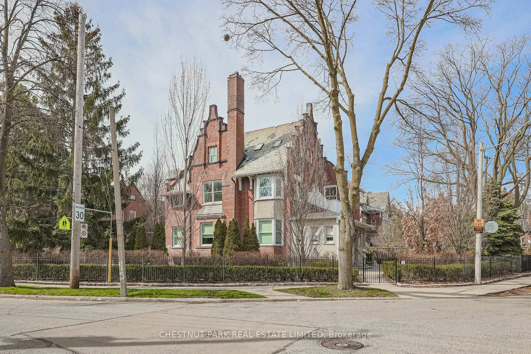 Photo 26 of Unit 4, 74 South Drive, Toronto, Rosedale-Moore Park — HOMEH