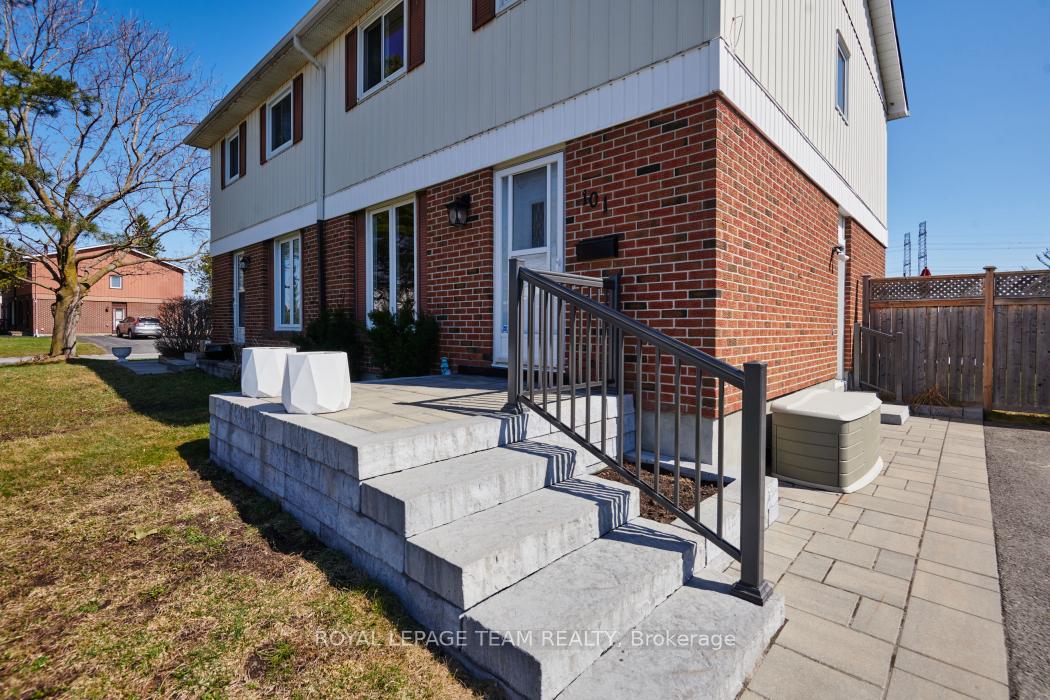 Photo 2 of 101 Dalehurst Drive, Ottawa, Tanglewood — HOMEH