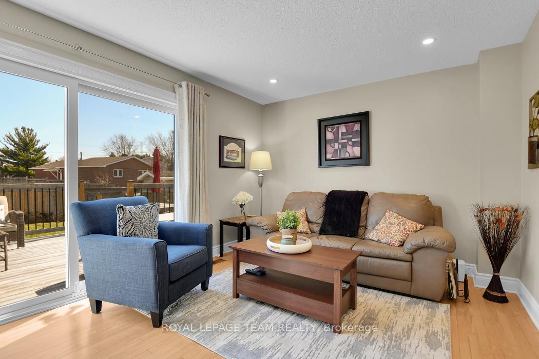 Photo 5 of 101 Dalehurst Drive, Ottawa, Tanglewood — HOMEH