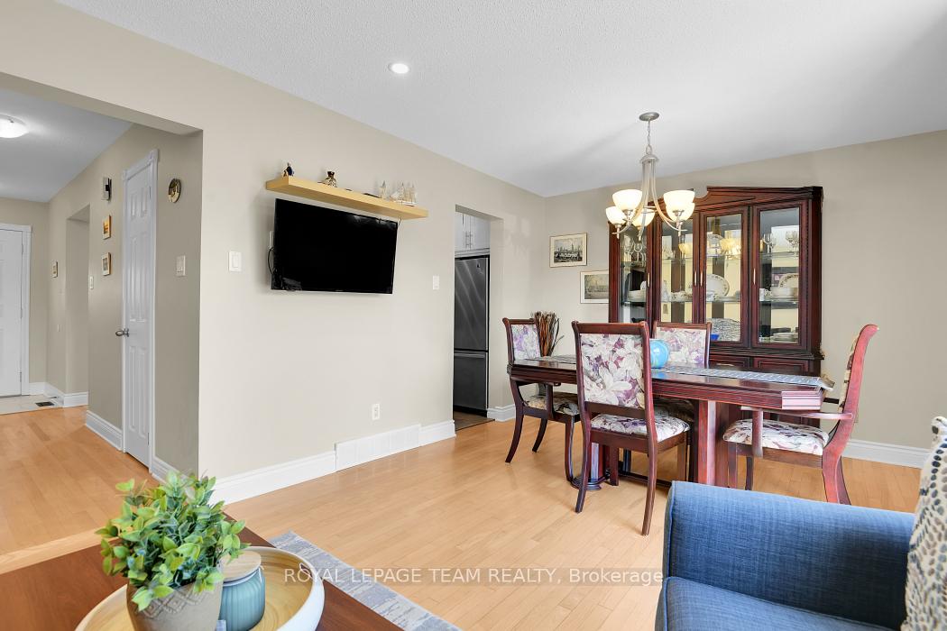 Photo 6 of 101 Dalehurst Drive, Ottawa, Tanglewood — HOMEH