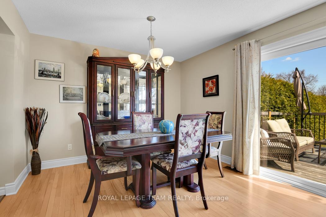 Photo 8 of 101 Dalehurst Drive, Ottawa, Tanglewood — HOMEH