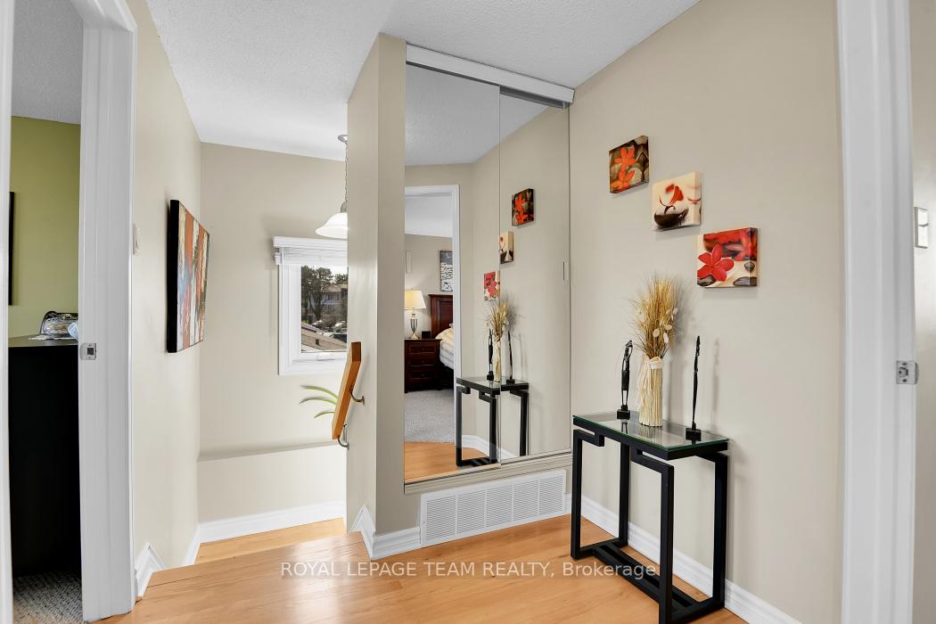 Photo 16 of 101 Dalehurst Drive, Ottawa, Tanglewood — HOMEH