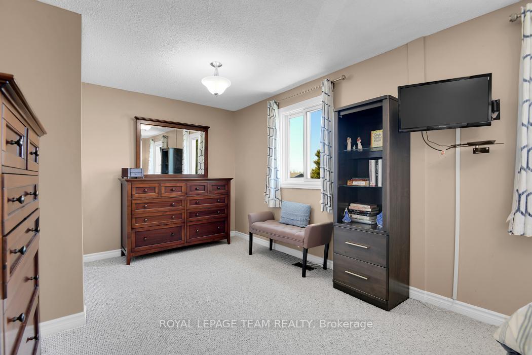 Photo 18 of 101 Dalehurst Drive, Ottawa, Tanglewood — HOMEH