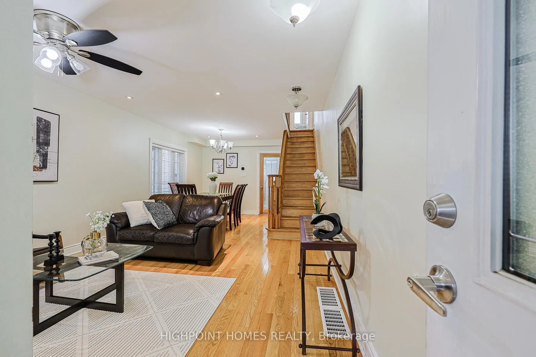 Photo 6 of 387 Sammon Avenue, Toronto, Danforth Village-East York — HOMEH