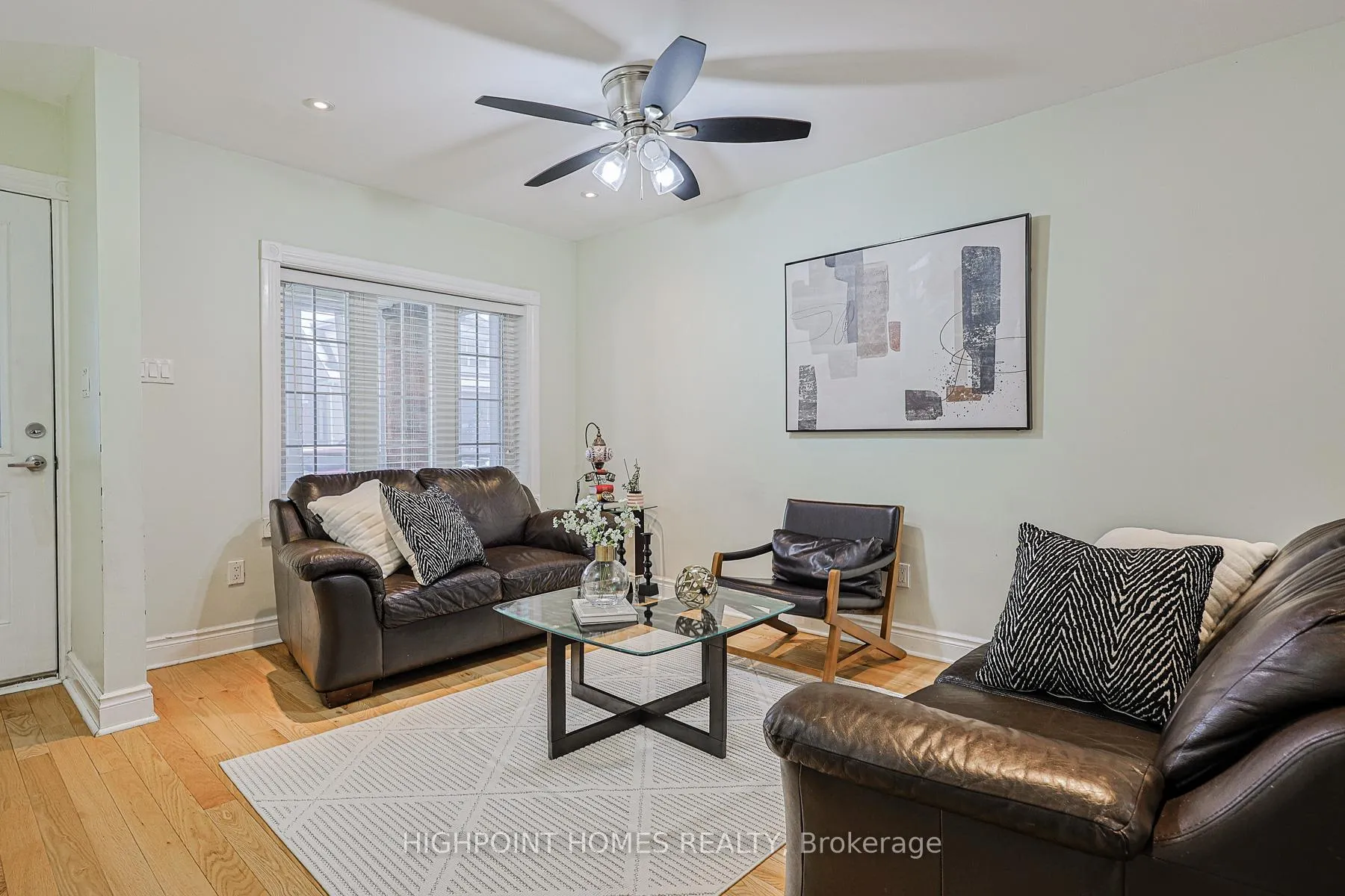 Photo 8 of 387 Sammon Avenue, Toronto, Danforth Village-East York — HOMEH