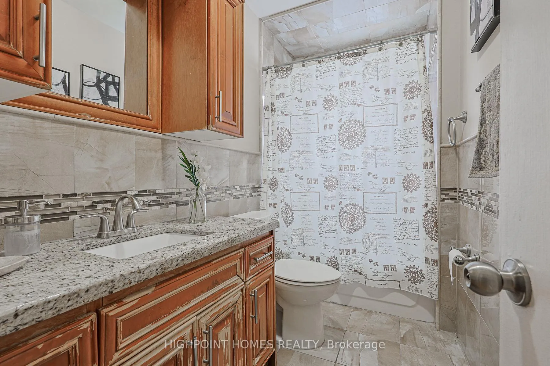 Photo 24 of 387 Sammon Avenue, Toronto, Danforth Village-East York — HOMEH