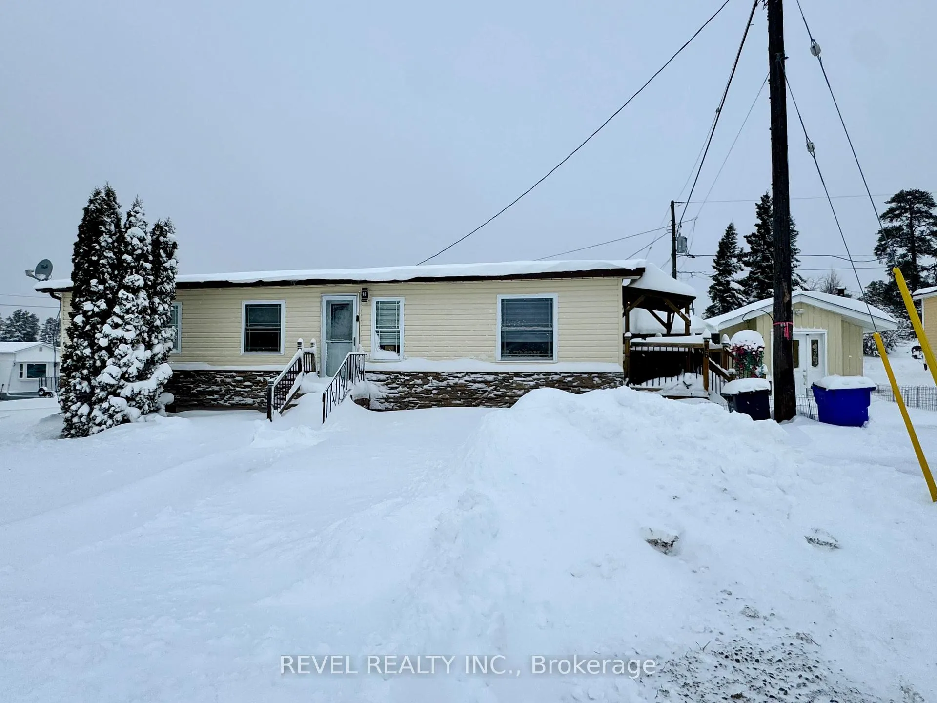 Front of 16 Foothills Lane