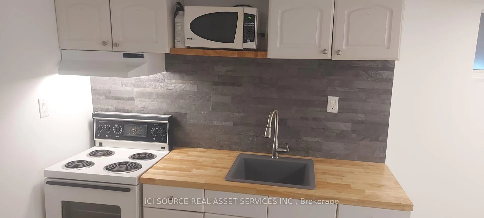 Photo 7 of Unit Lower 1, 74 Burnaby Boulevard, Toronto, Lawrence Park South — HOMEH