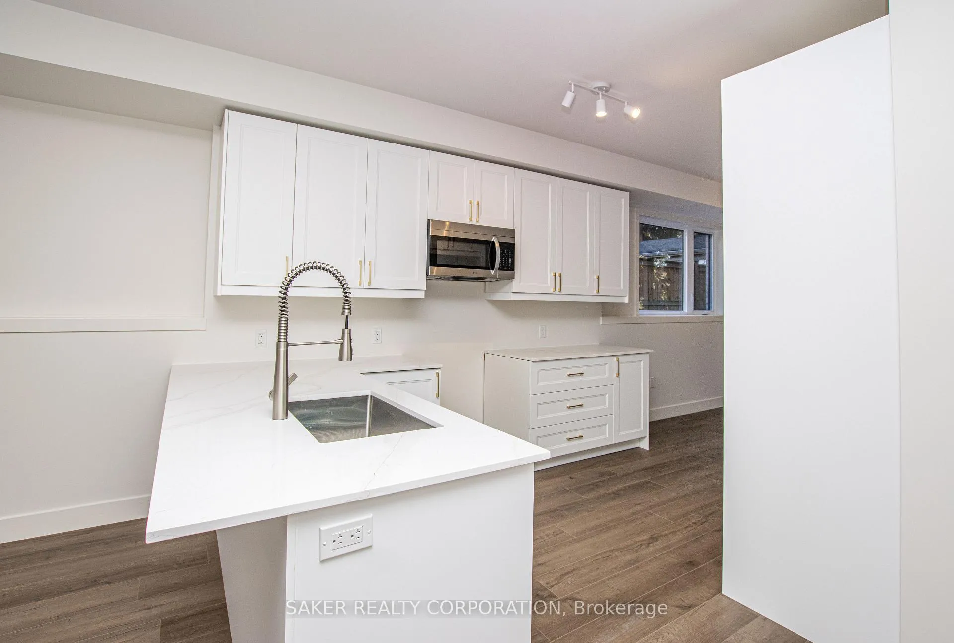 Photo 13 of 22399 Adelaide Road, Strathroy-Caradoc, Mount Brydges — HOMEH