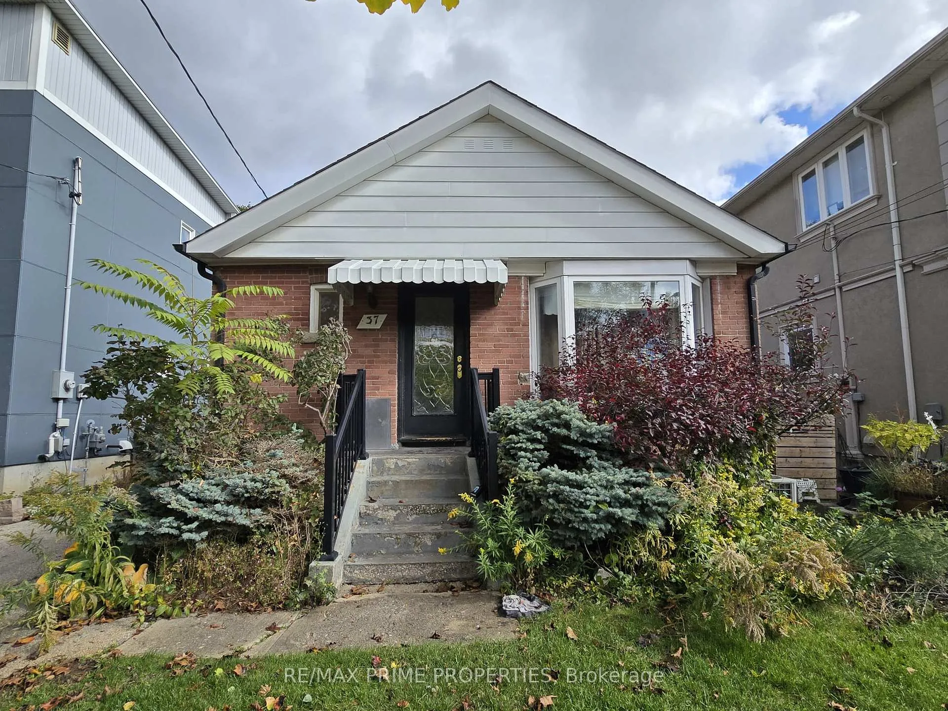 Photo 1 of 37 Marilyn Crescent, Toronto, O'Connor-Parkview — HOMEH