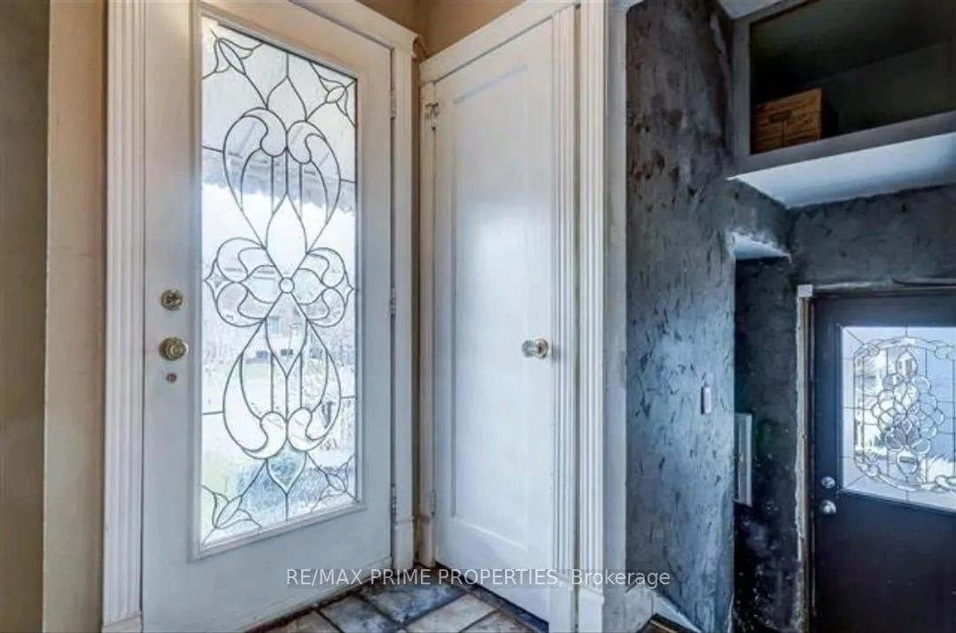 Photo 3 of 37 Marilyn Crescent, Toronto, O'Connor-Parkview — HOMEH