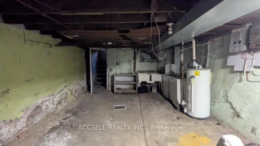 Photo 6 of 177 Greenwood Avenue, Toronto, Greenwood-Coxwell — HOMEH