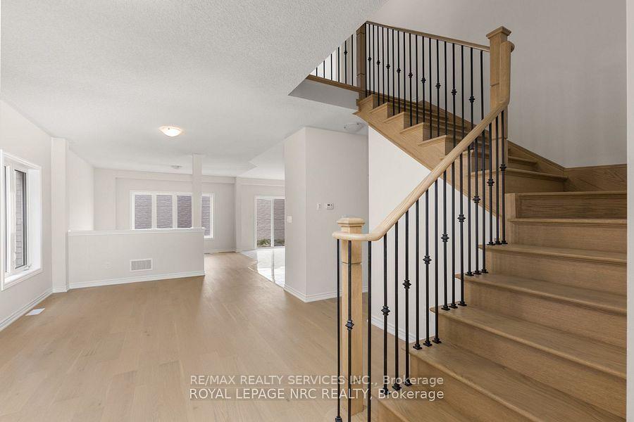 Photo 2 of 106 Palace Street, Thorold, Thorold Downtown — HOMEH