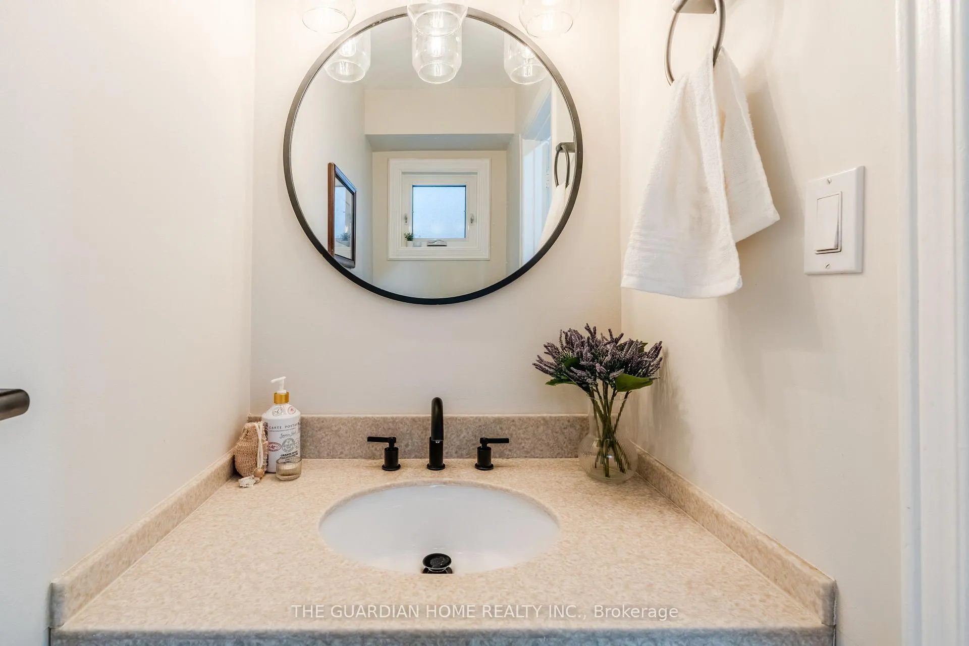 Photo 11 of 40 Sir Gawaine Place, Markham, Markham Village — HOMEH