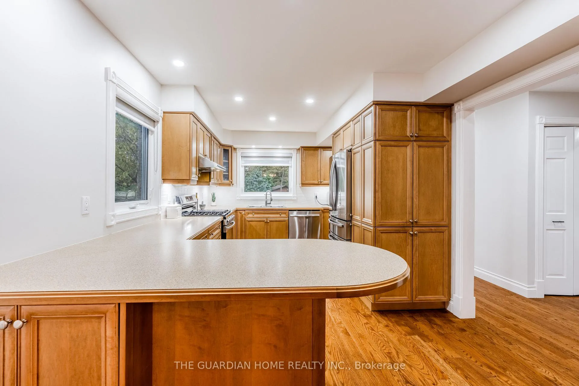 Photo 12 of 40 Sir Gawaine Place, Markham, Markham Village — HOMEH