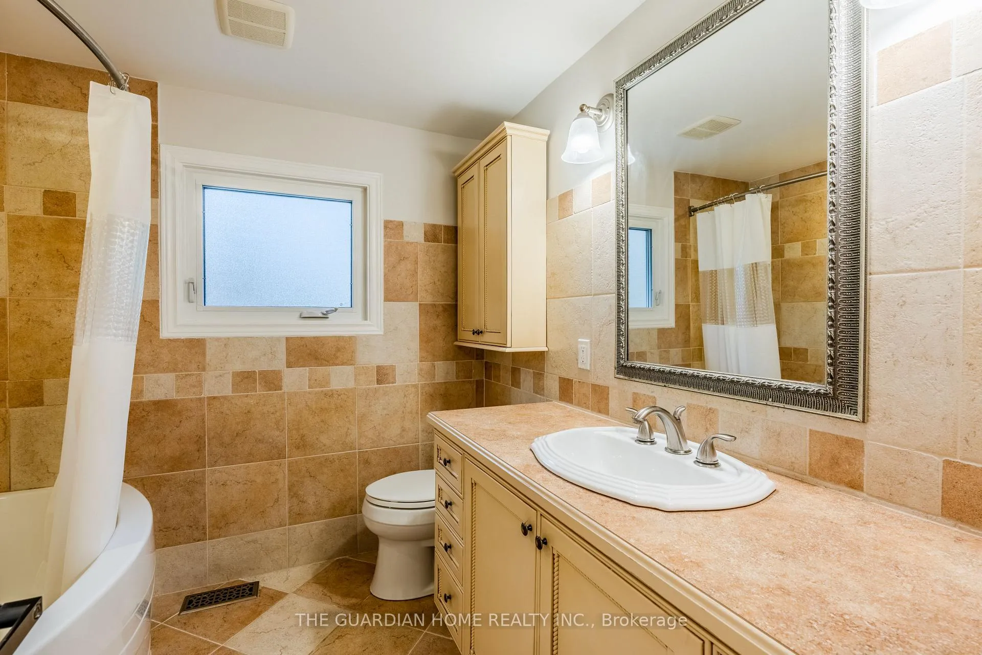 Photo 27 of 40 Sir Gawaine Place, Markham, Markham Village — HOMEH