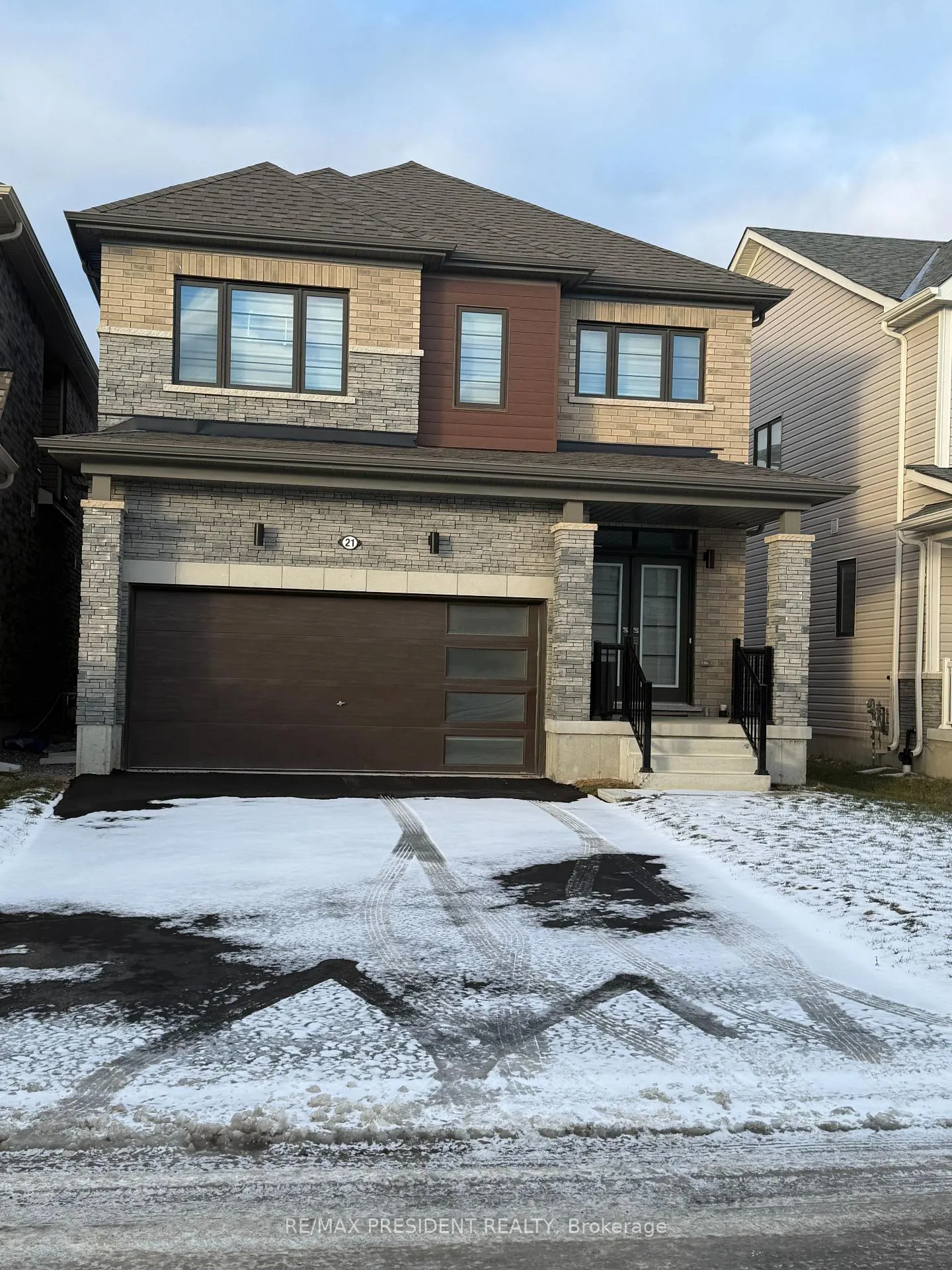 Front of 21 Velvet Way