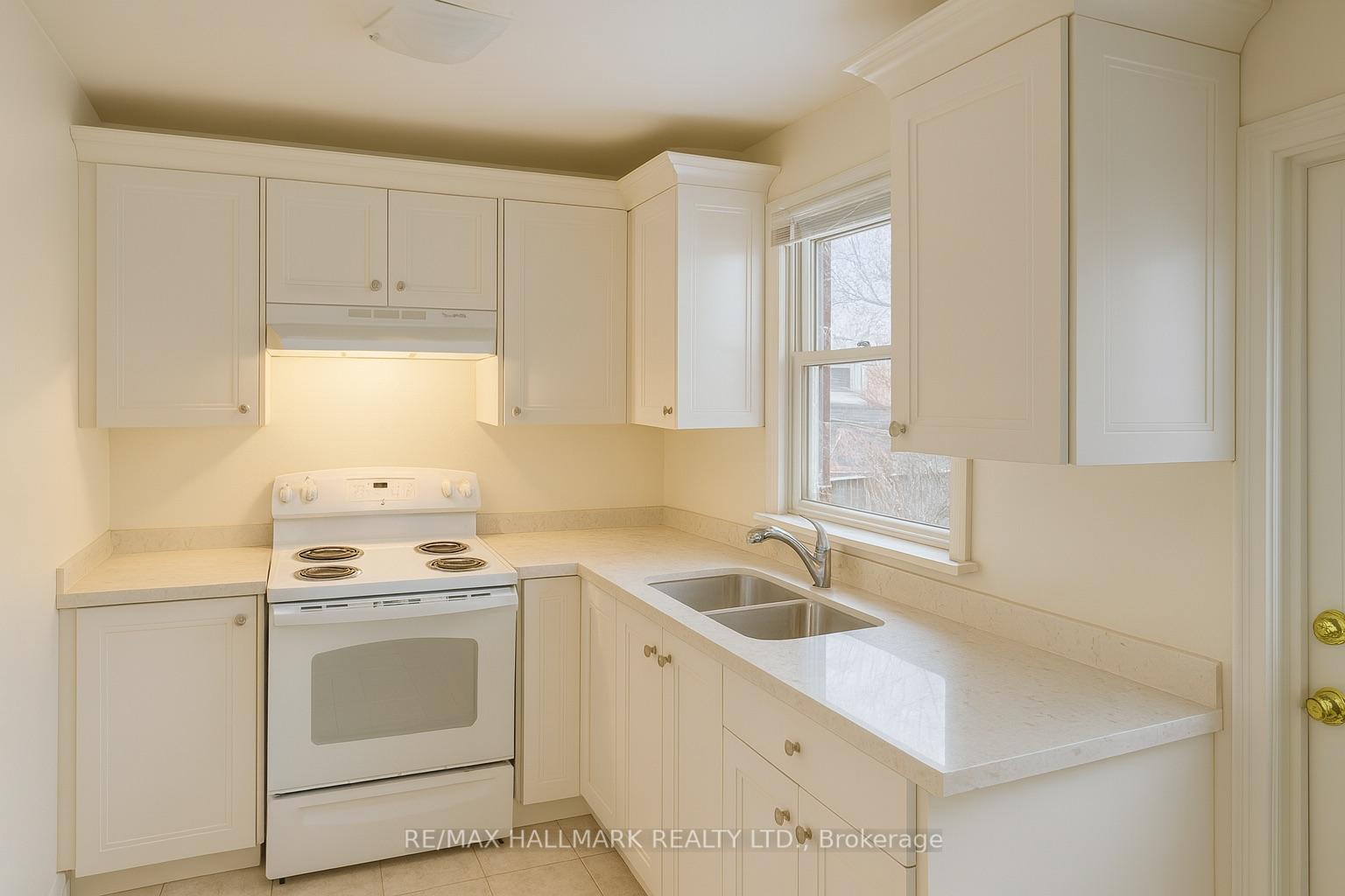 Photo 2 of Unit Main, 57 Kappele Avenue, Toronto, Lawrence Park North — HOMEH