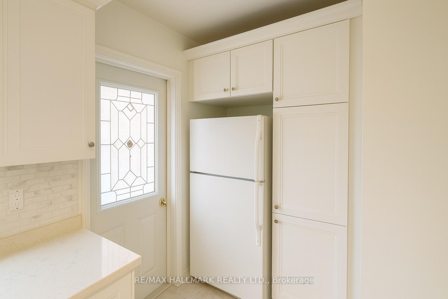 Photo 3 of Unit Main, 57 Kappele Avenue, Toronto, Lawrence Park North — HOMEH