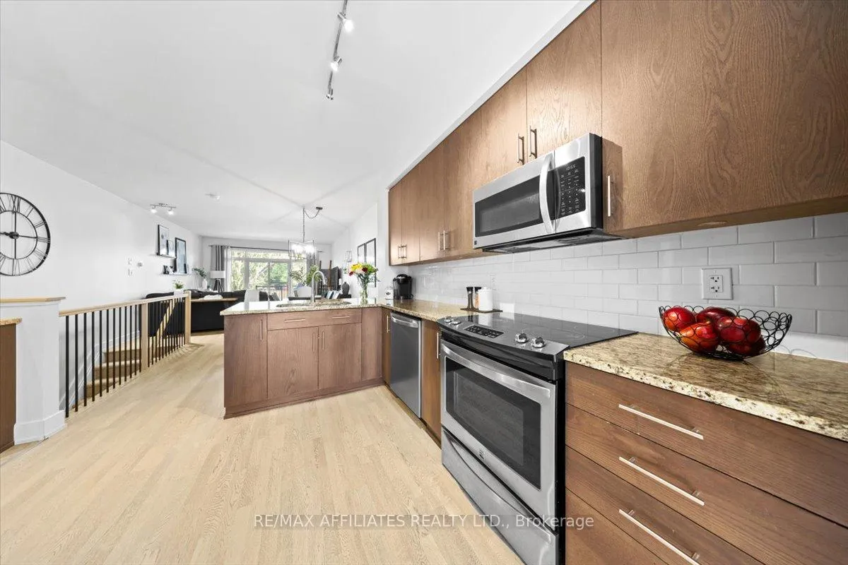 Photo 6 of Unit 3, 23 Bergeron Private, Ottawa, Chapel Hill — HOMEH