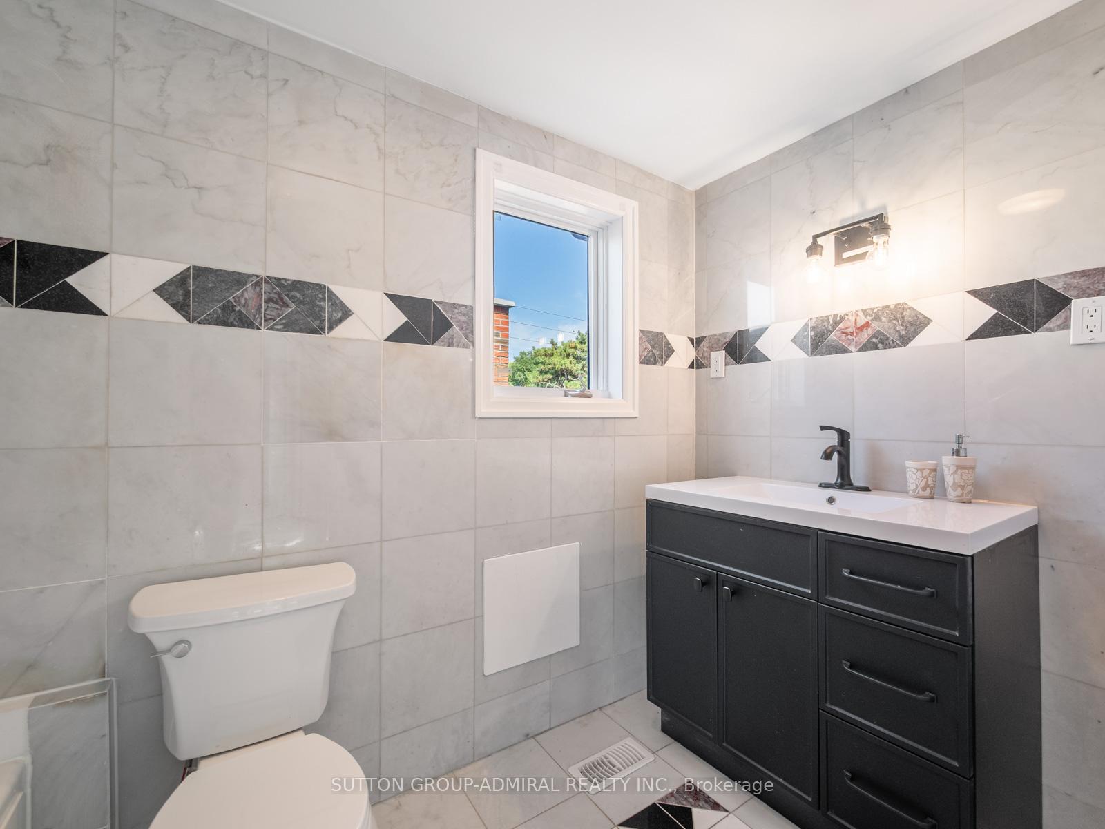 Photo 31 of 759 Eglinton Avenue E, Toronto, Leaside — HOMEH