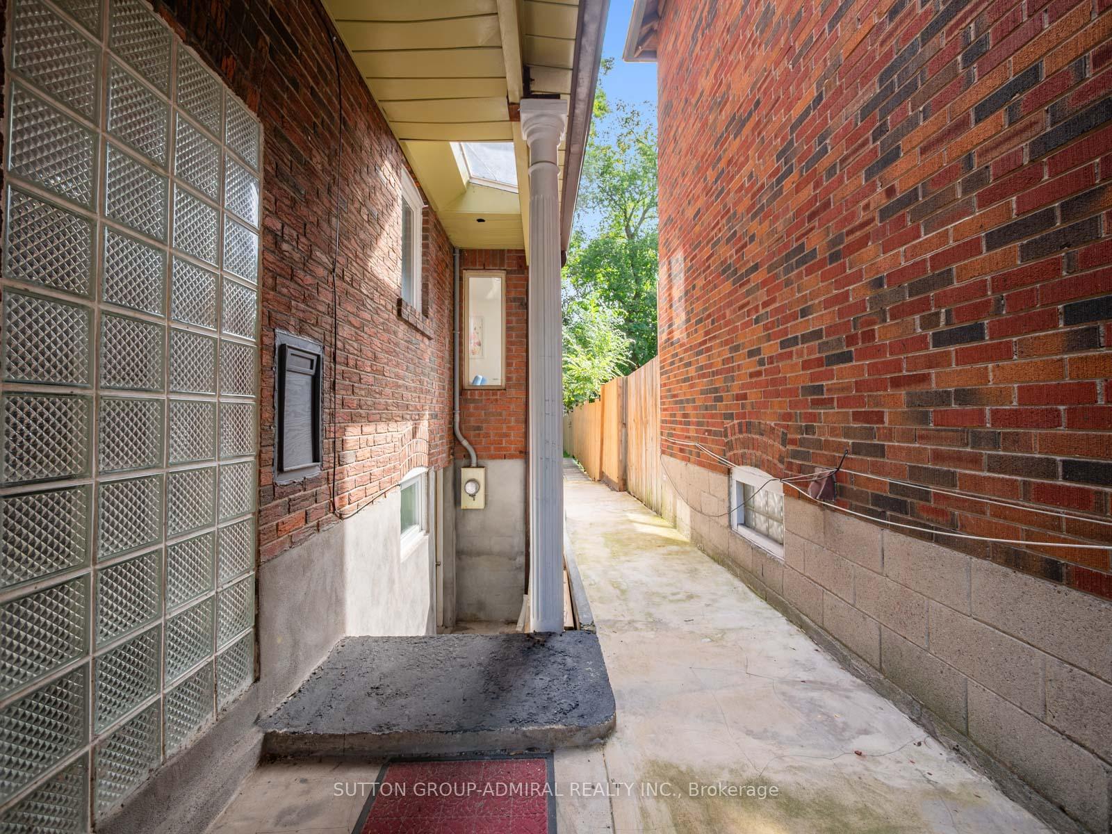 Photo 40 of 759 Eglinton Avenue E, Toronto, Leaside — HOMEH