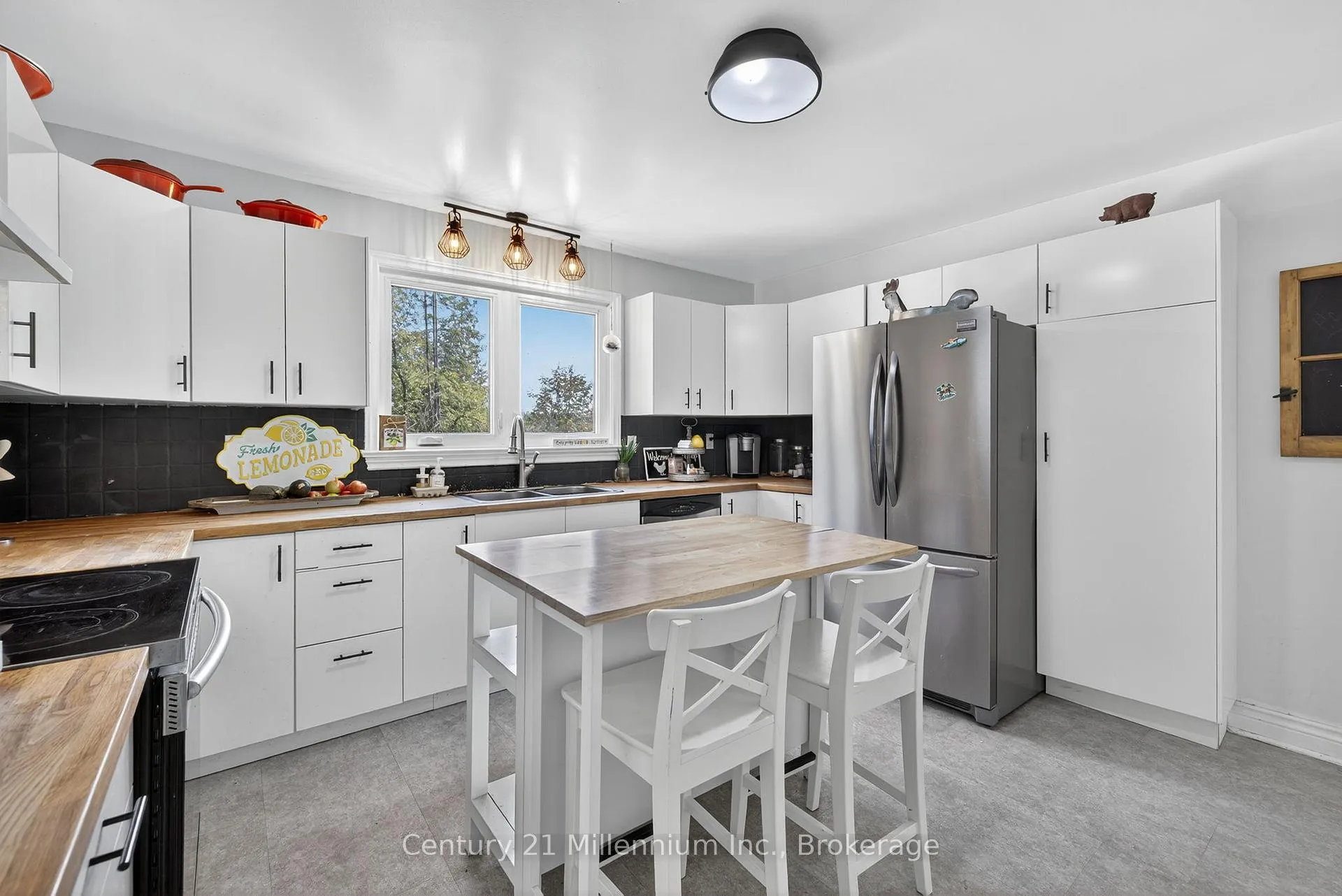 Photo 13 of 28650 Hwy 12, Brock, Beaverton — HOMEH