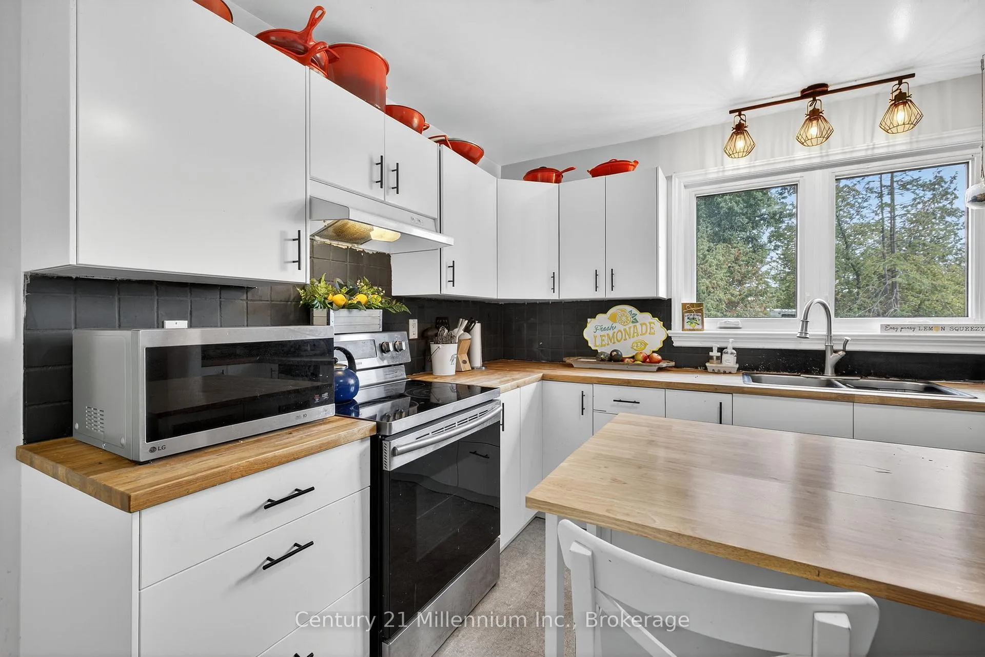 Photo 14 of 28650 Hwy 12, Brock, Beaverton — HOMEH