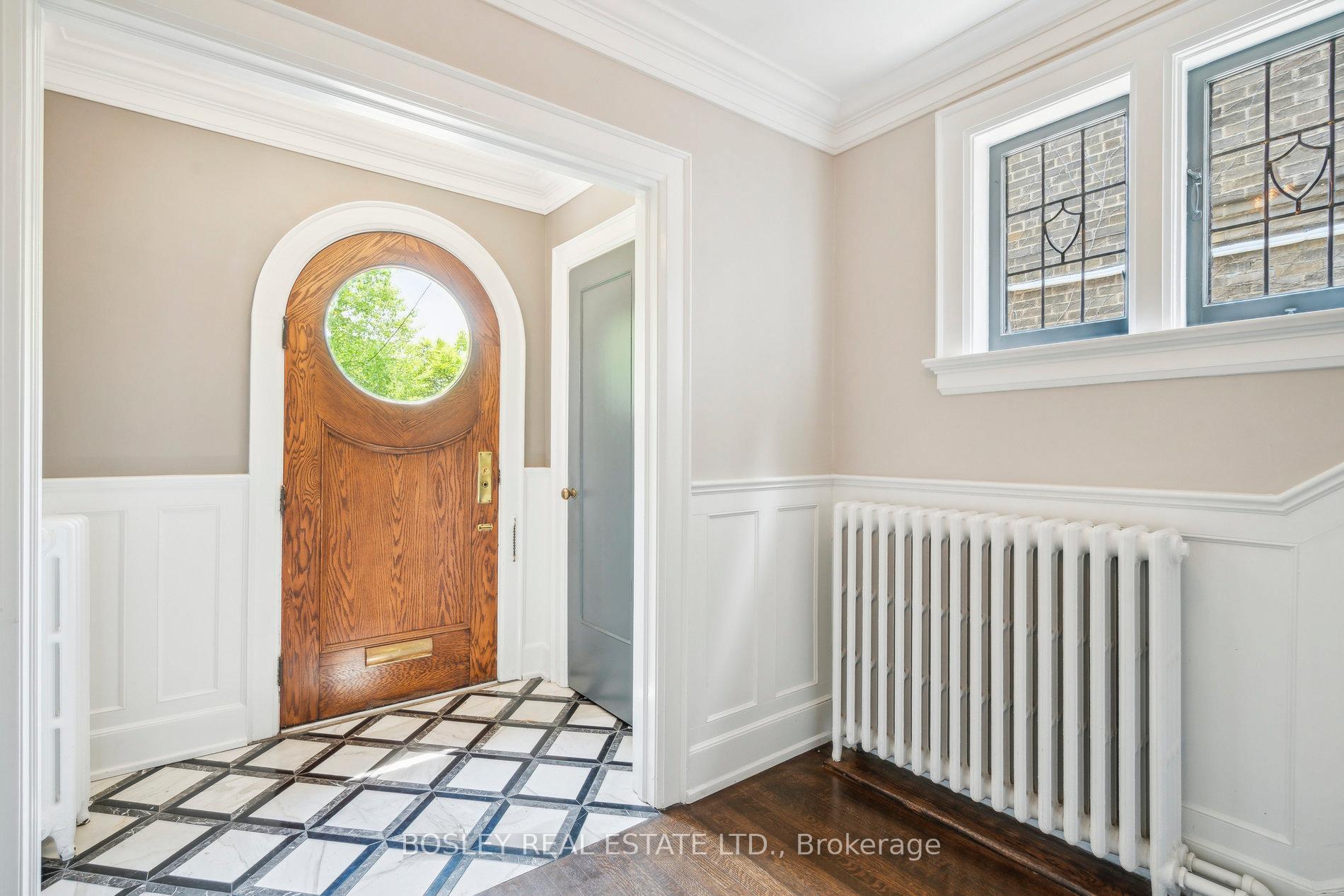 Photo 4 of 294 Douglas Drive, Toronto, Rosedale-Moore Park — HOMEH