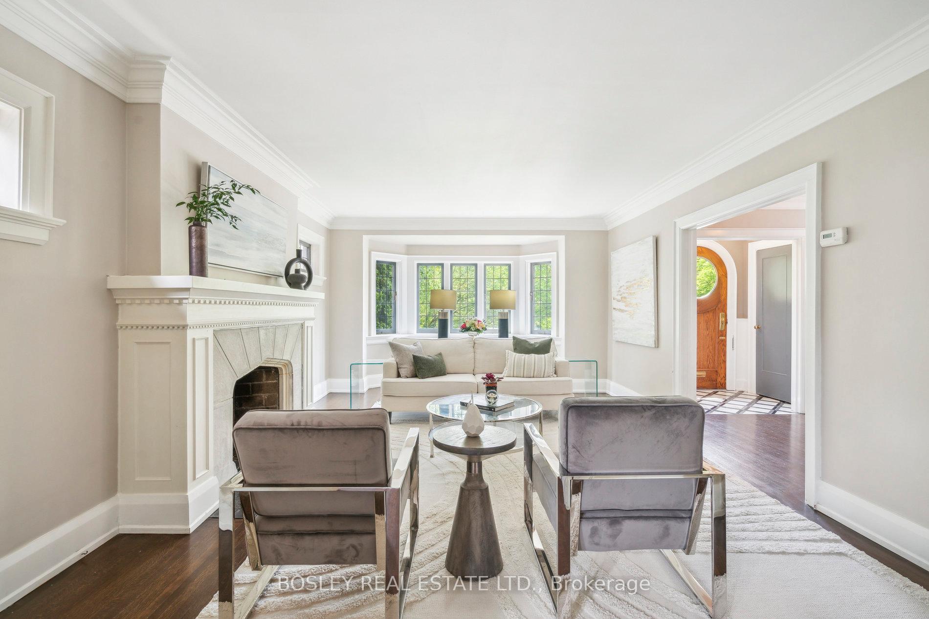 Photo 6 of 294 Douglas Drive, Toronto, Rosedale-Moore Park — HOMEH