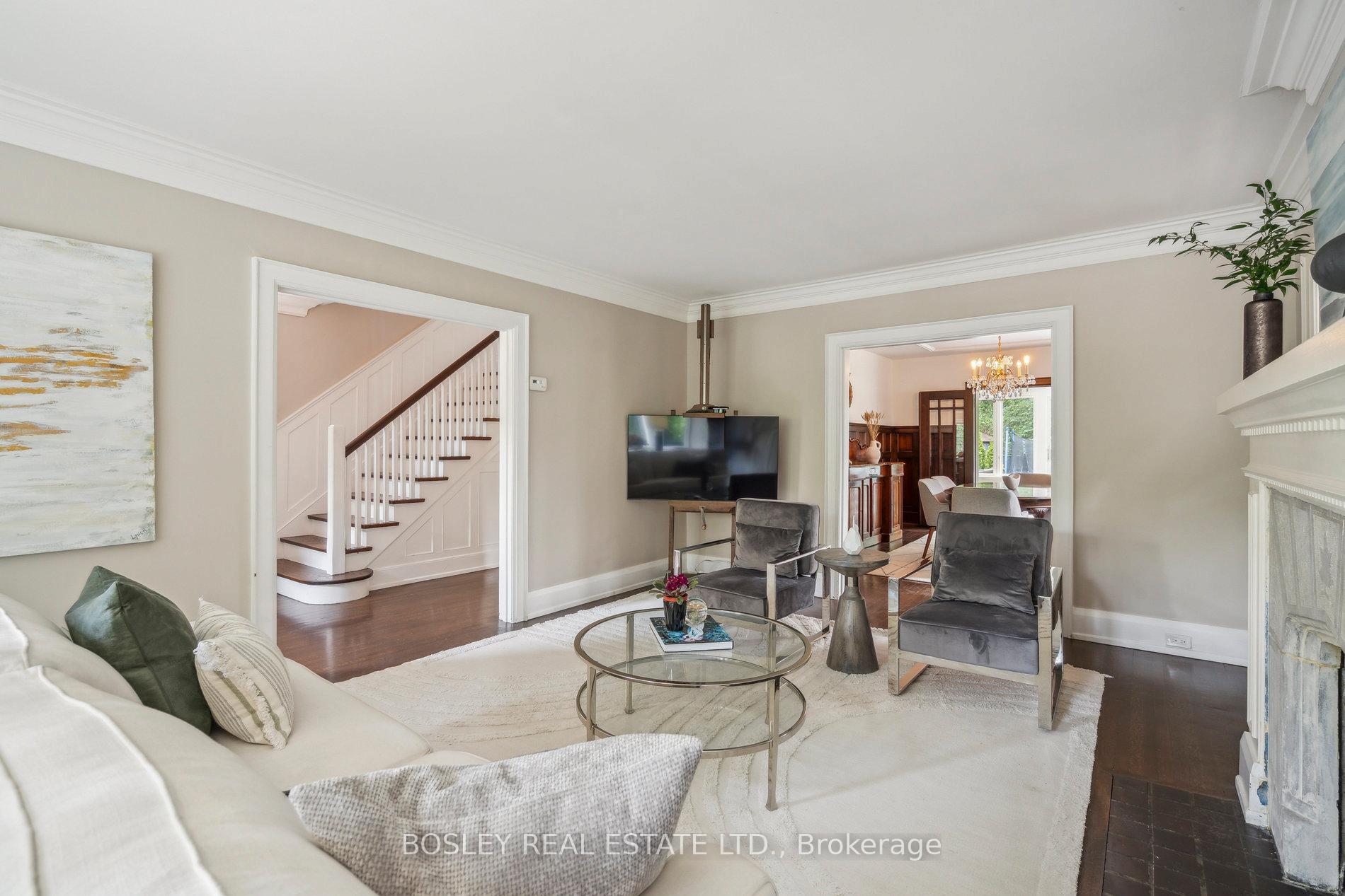Photo 8 of 294 Douglas Drive, Toronto, Rosedale-Moore Park — HOMEH