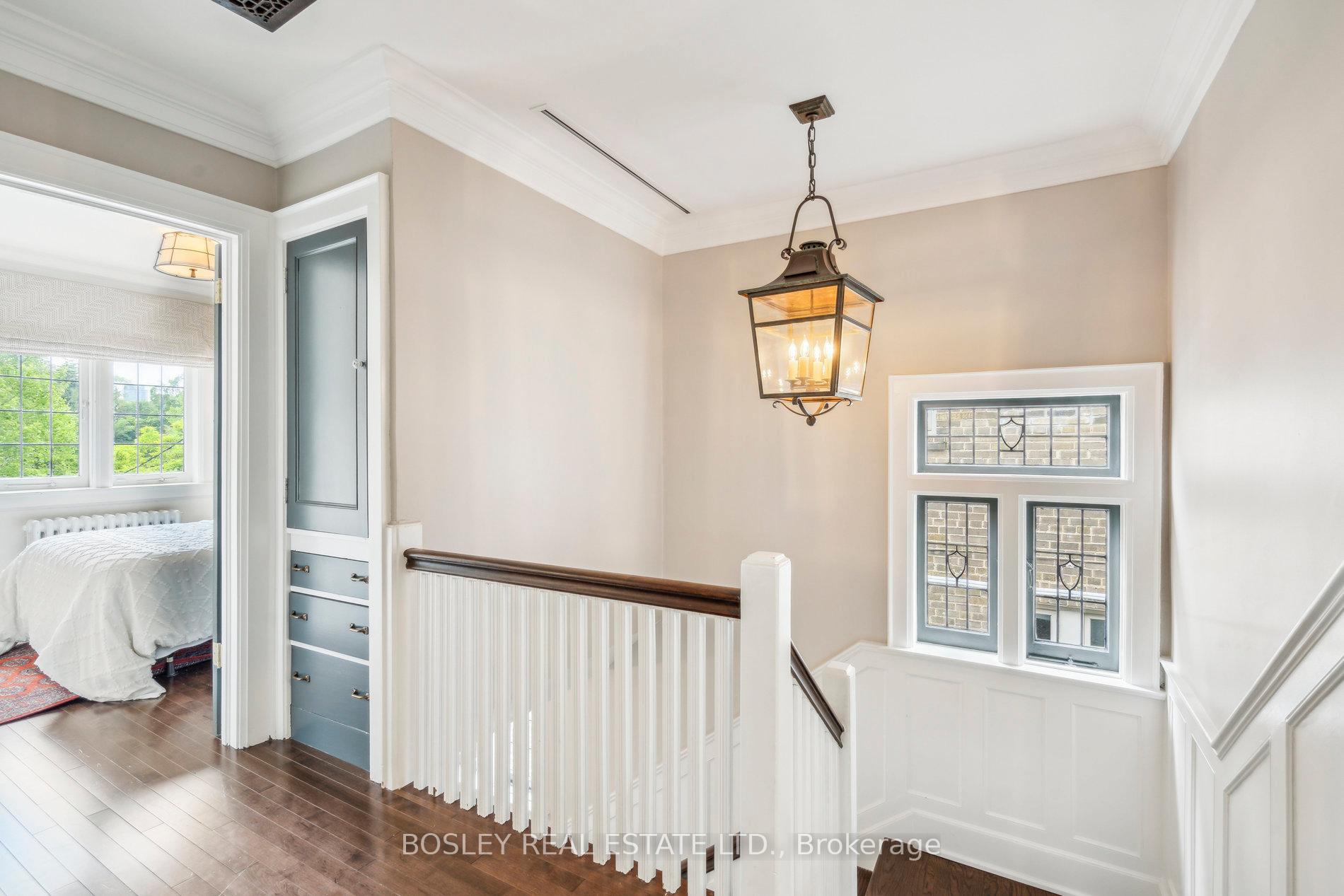 Photo 19 of 294 Douglas Drive, Toronto, Rosedale-Moore Park — HOMEH