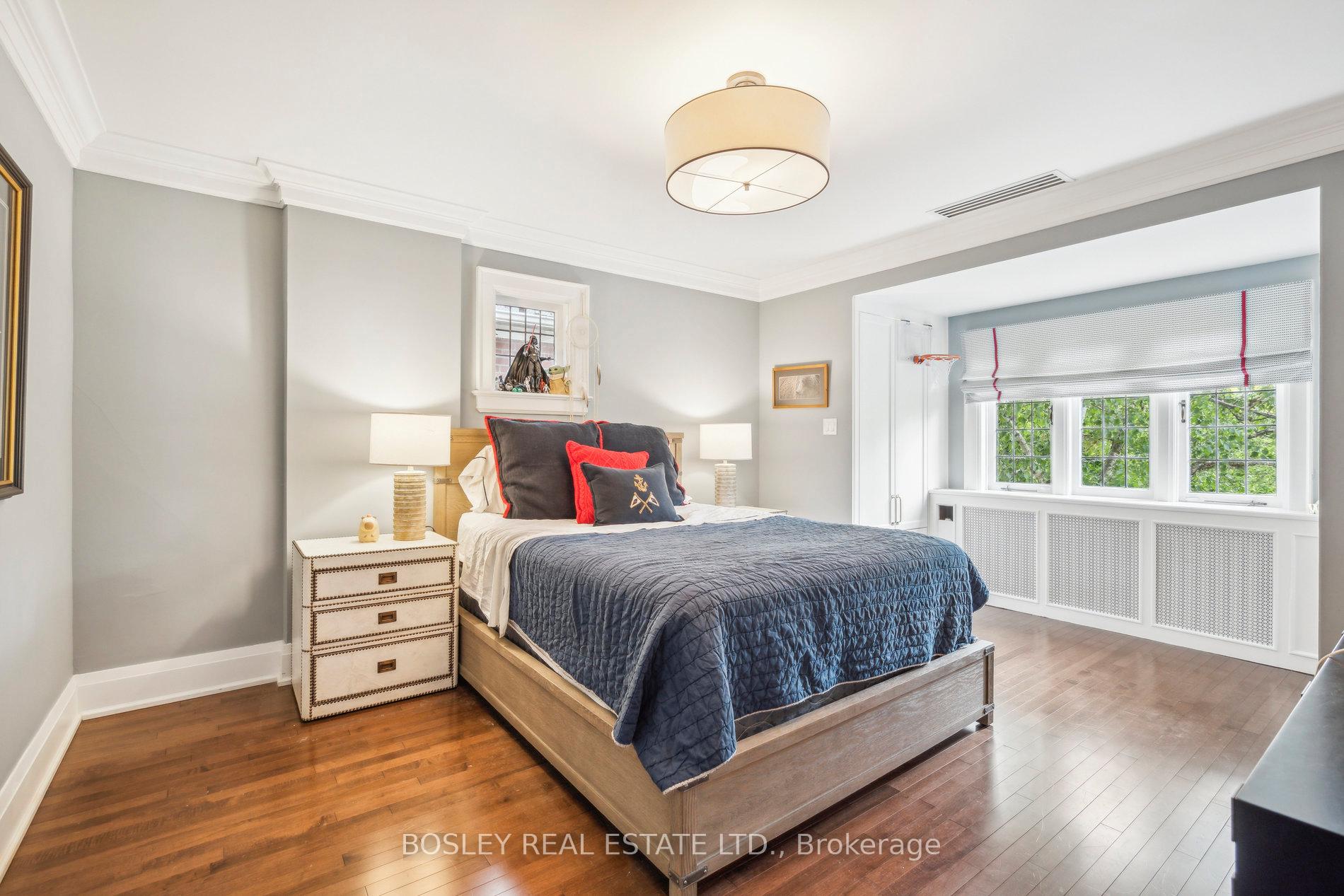Photo 26 of 294 Douglas Drive, Toronto, Rosedale-Moore Park — HOMEH