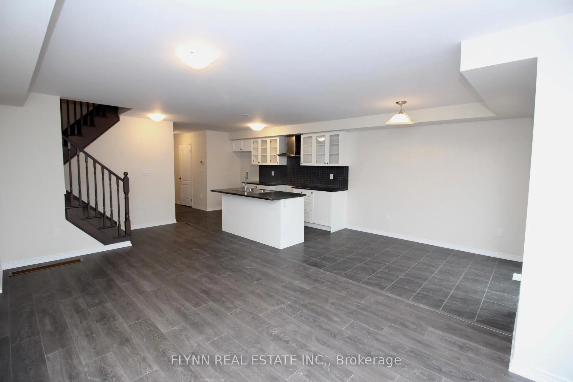 Photo 2 of 190 Esther Crescent, Thorold, Hurricane/Merrittville — HOMEH