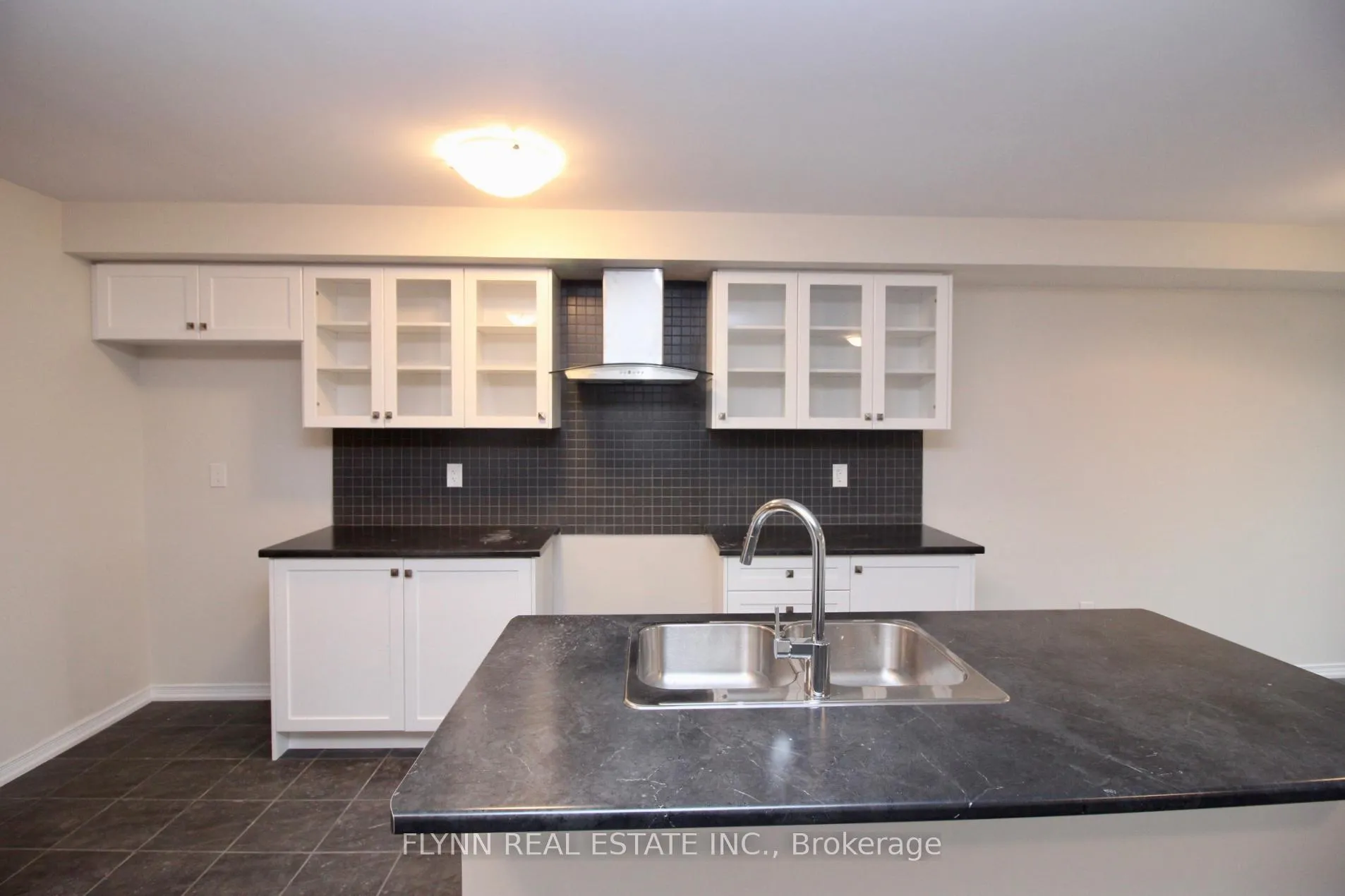 Photo 4 of 190 Esther Crescent, Thorold, Hurricane/Merrittville — HOMEH