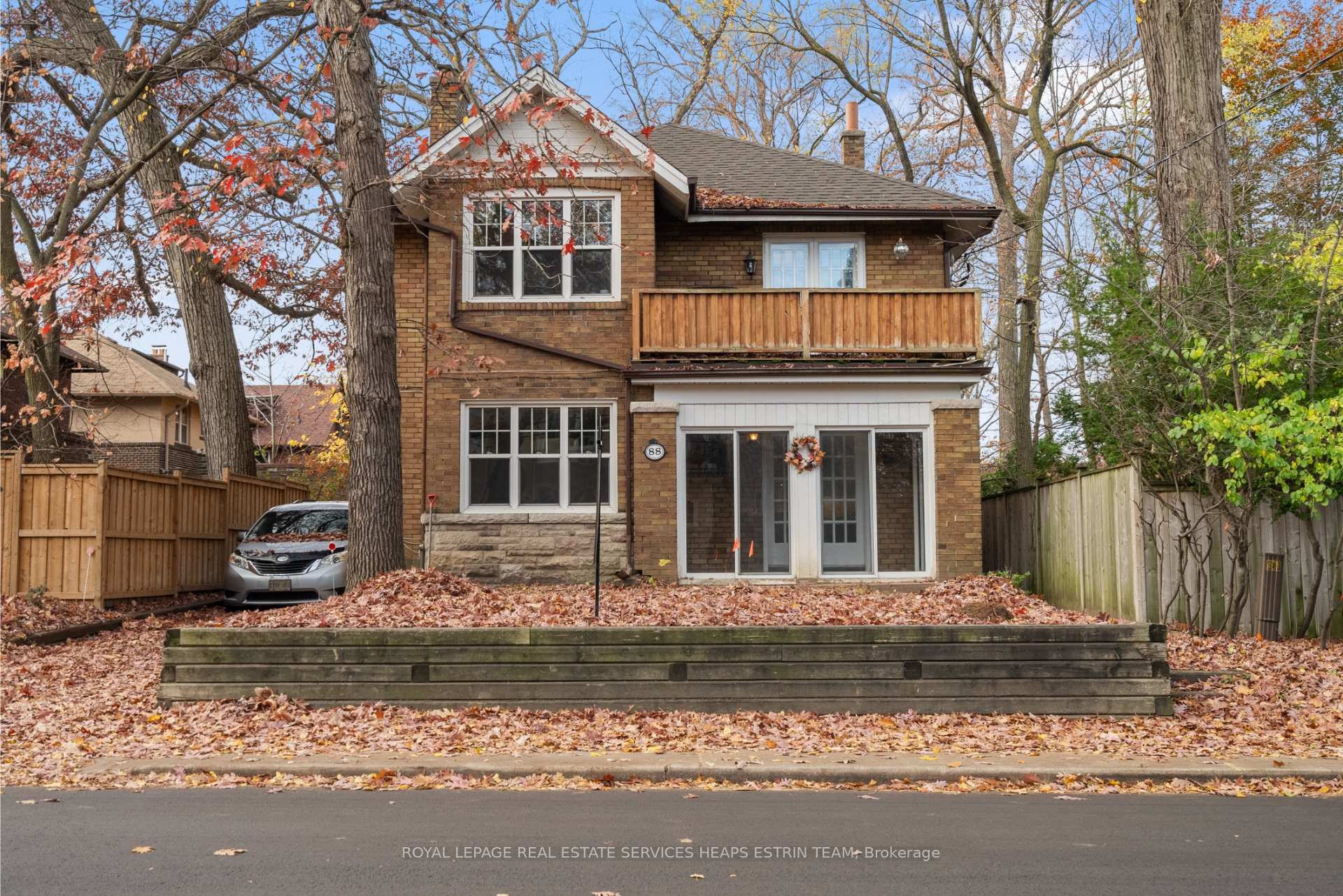 Front of Unit Main, 88 Welland Avenue