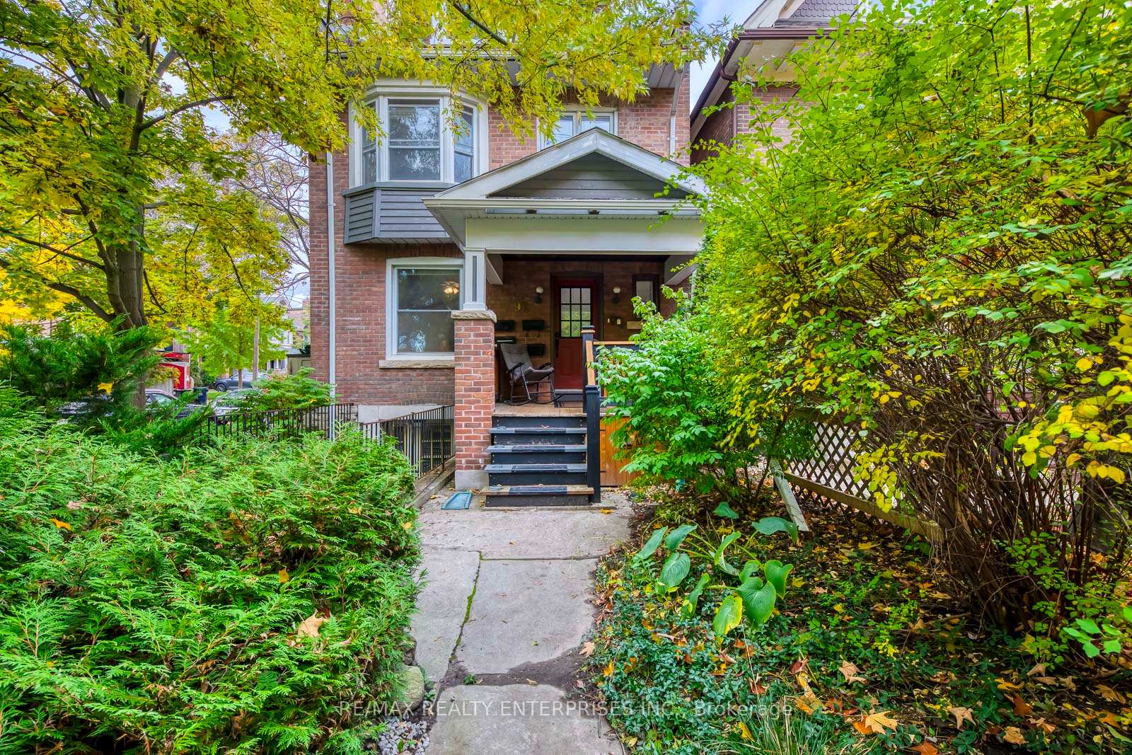 Front of 92 Dixon Avenue
