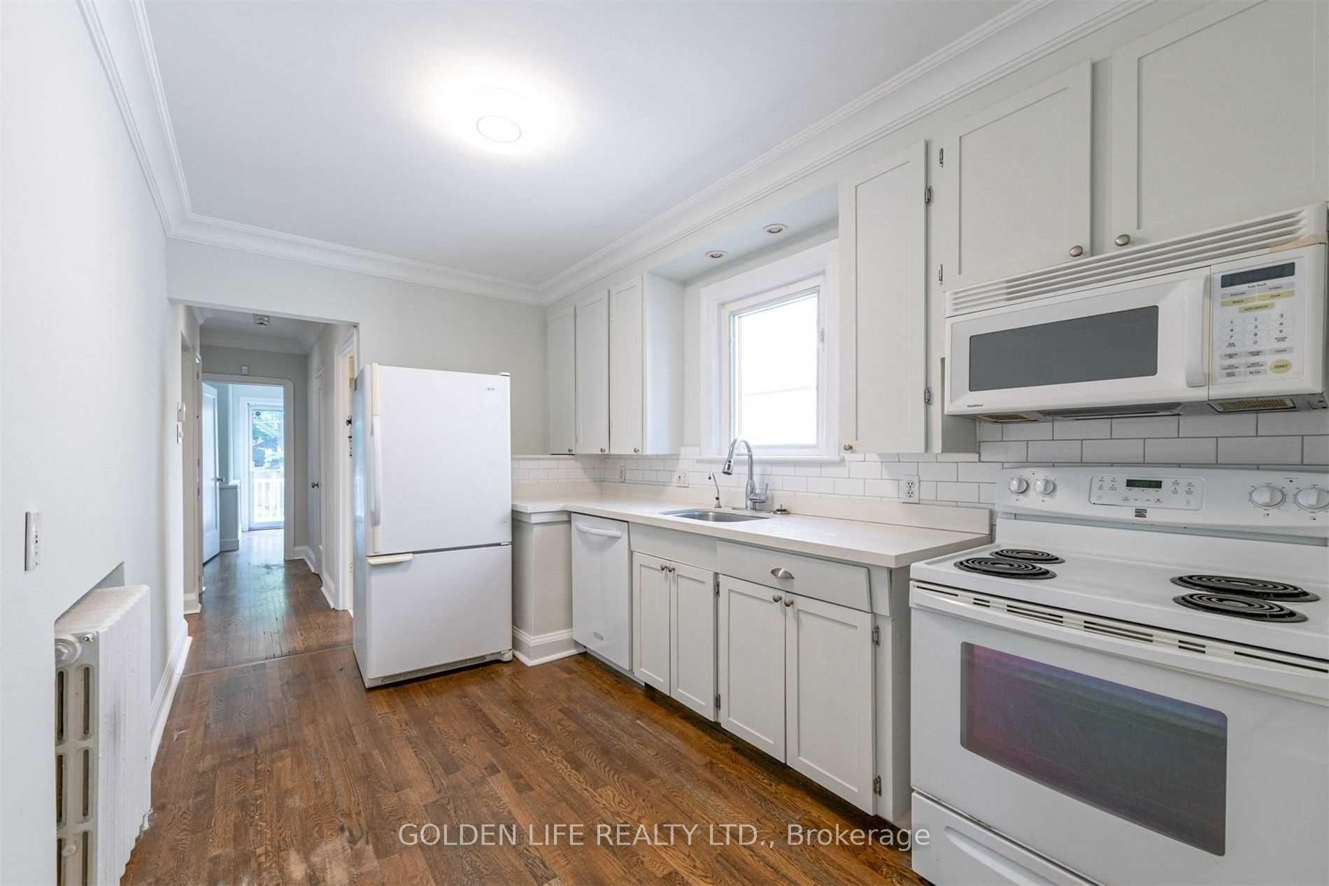 Photo 5 of 210 Donlea Drive, Toronto, Leaside — HOMEH