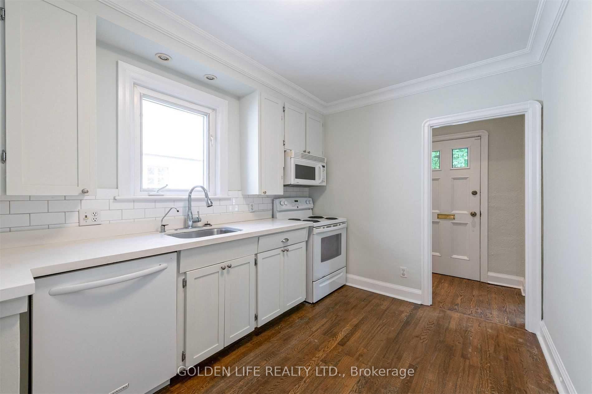 Photo 6 of 210 Donlea Drive, Toronto, Leaside — HOMEH