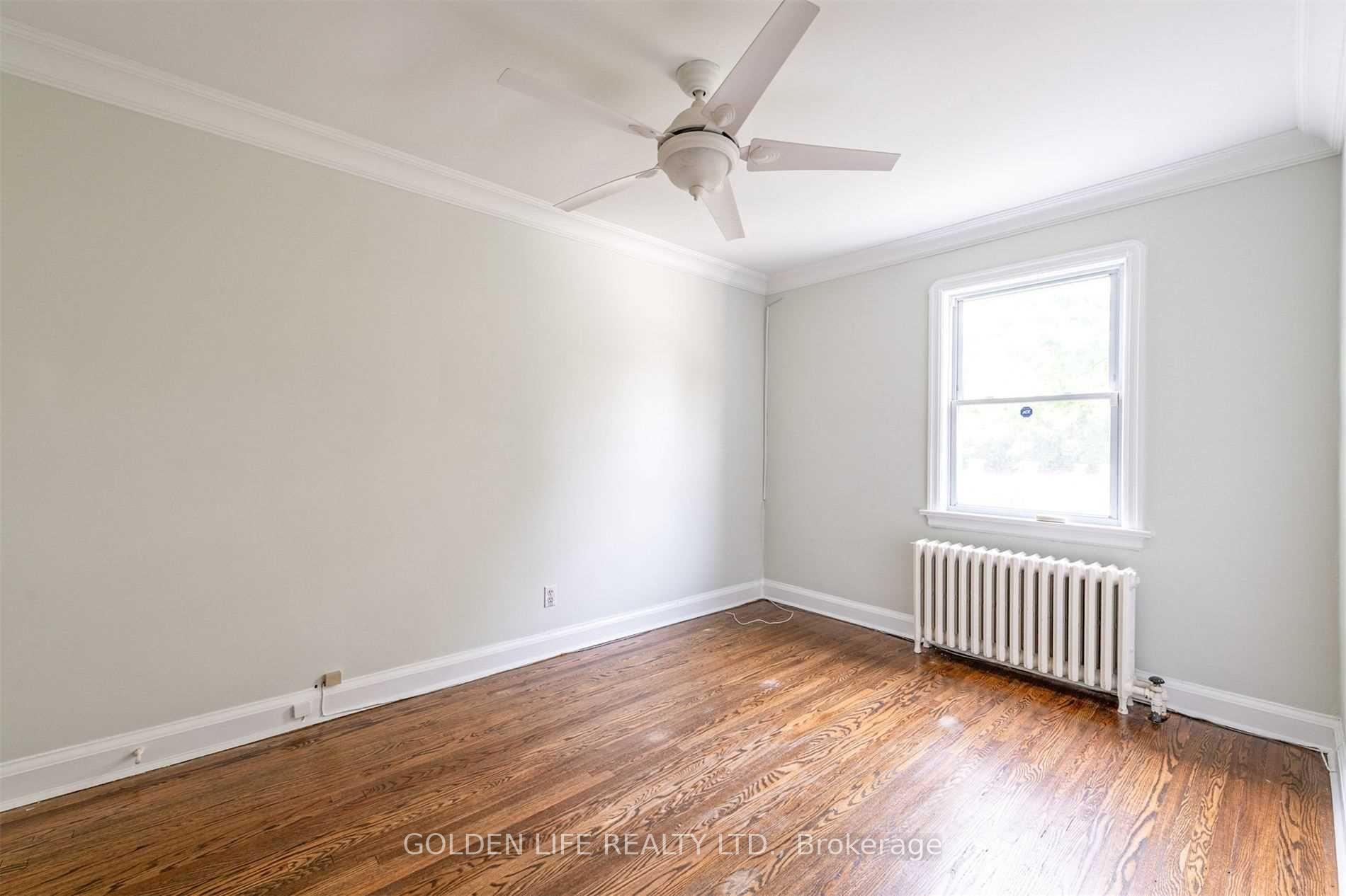 Photo 10 of 210 Donlea Drive, Toronto, Leaside — HOMEH