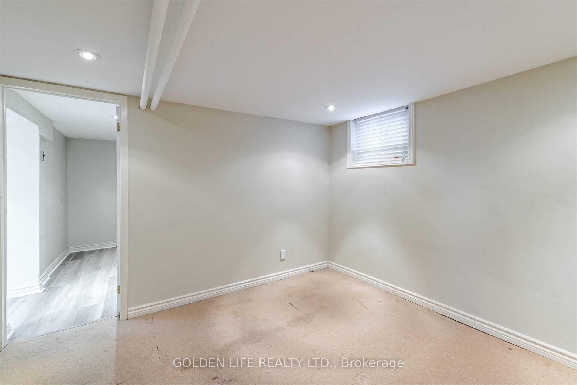 Photo 20 of 210 Donlea Drive, Toronto, Leaside — HOMEH