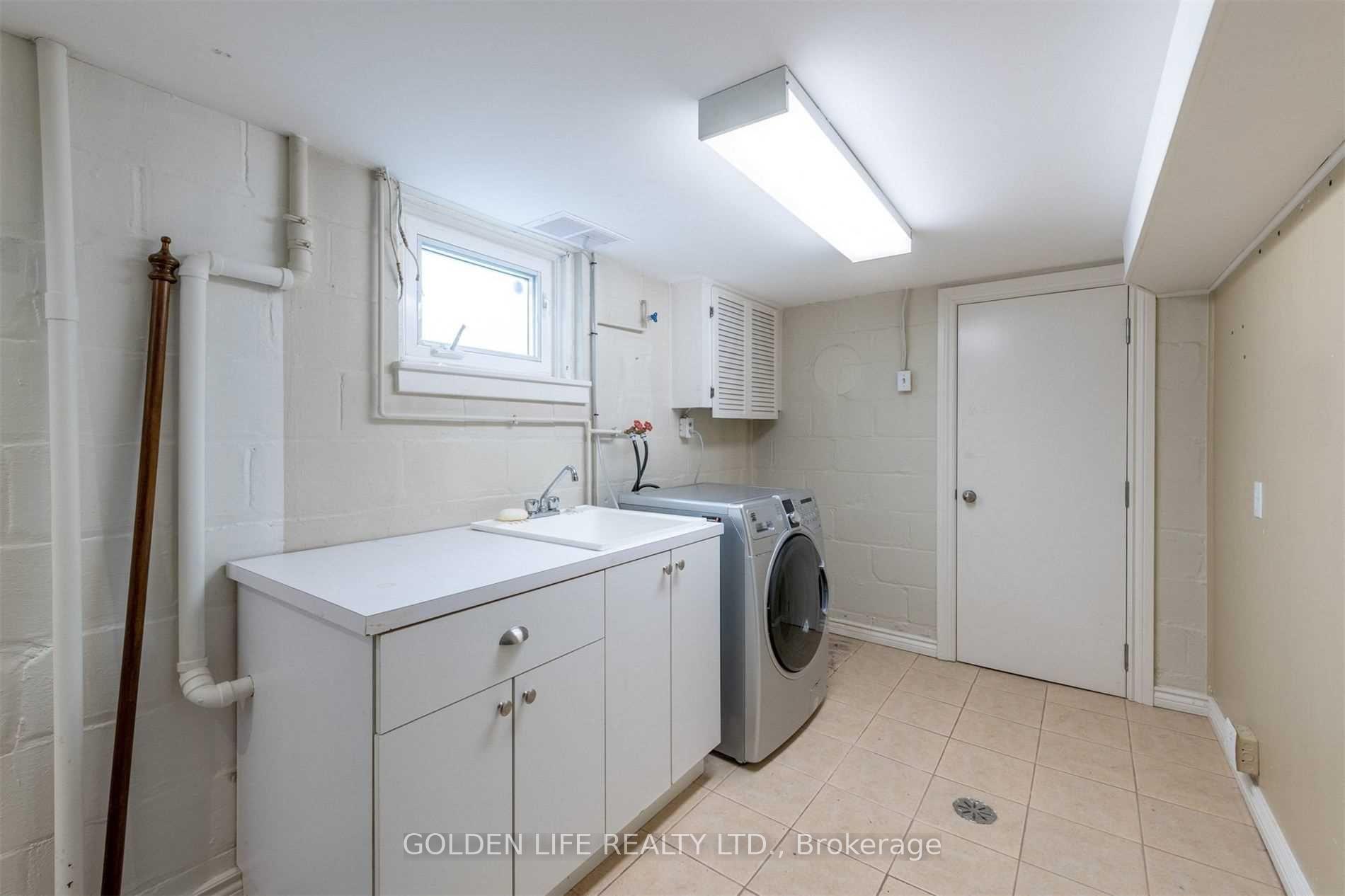Photo 21 of 210 Donlea Drive, Toronto, Leaside — HOMEH